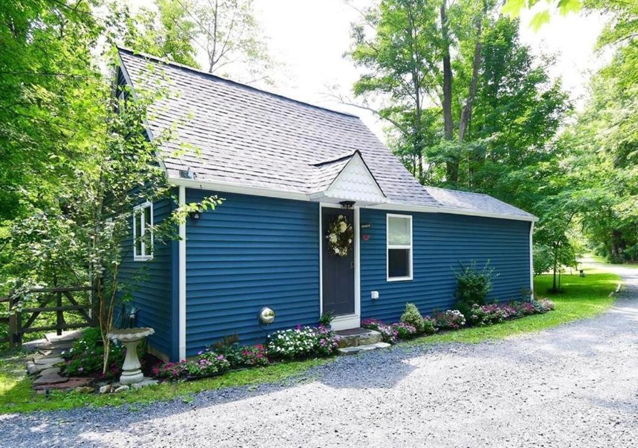 Cottage At Millpond Falls - A Romantic Escape ウォリック エクステリア 写真